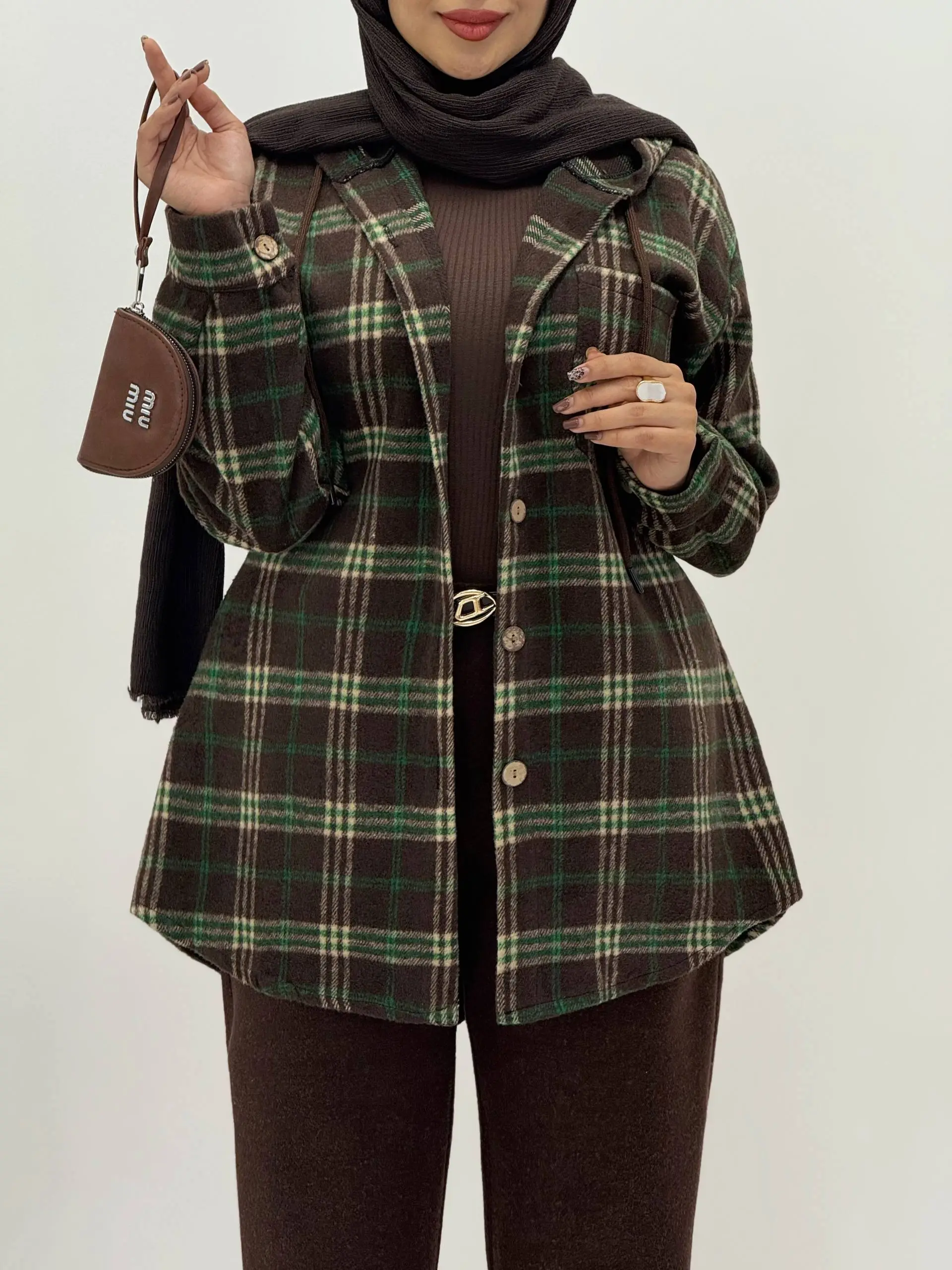 3675-شکت کلاهدار نسکافه